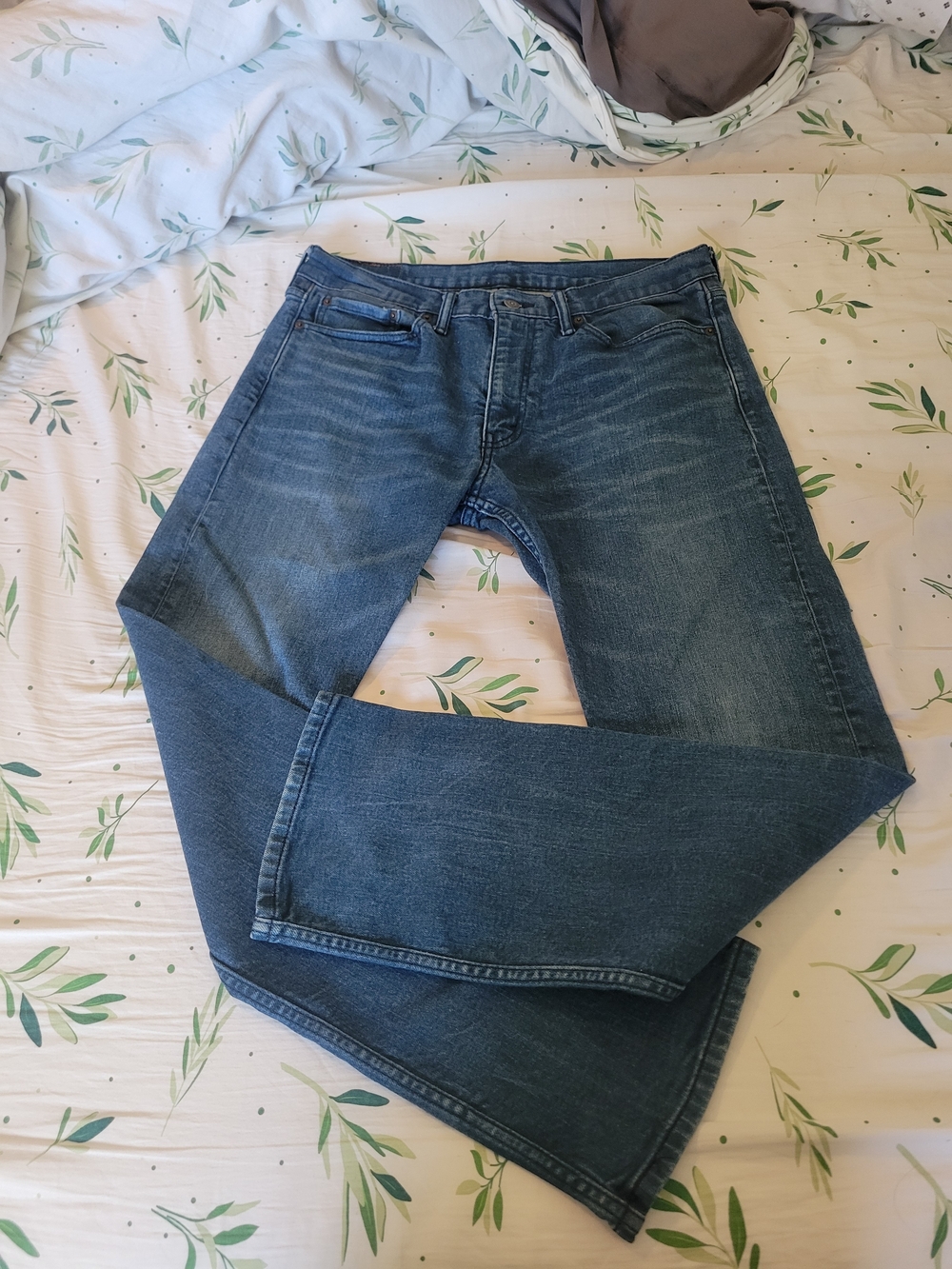 Levi's Men's Slim- Straight Jeans - Medium Wash 34x32